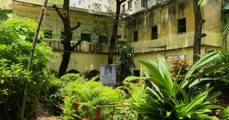 চার শতকের ঢাকা: নগরায়নের চাপে হারাচ্ছে ঐতিহ্য ও সাংস্কৃতিক ক্ষেত্র